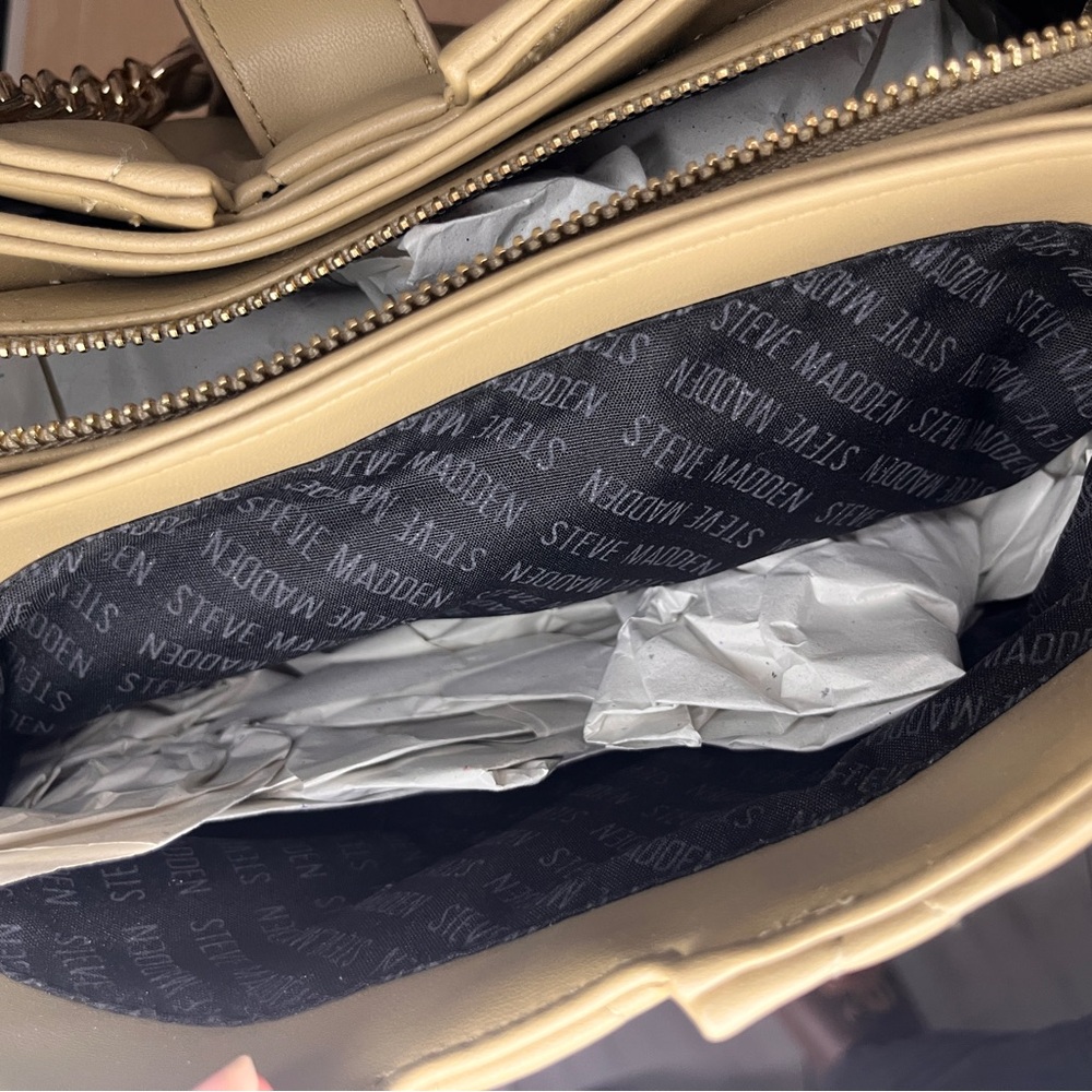 Steve Madden Olive Quilted Handbag - Picture 9 of 9
